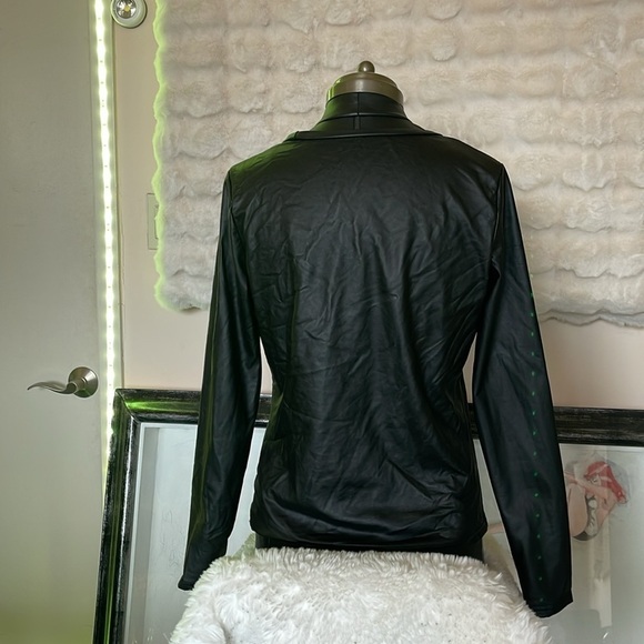 No name brand faux leather top with fuzzy winter lining on the inside black NWOT - Picture 5 of 9